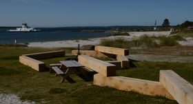 Massive træbjælker at lege på i Udbyhavn