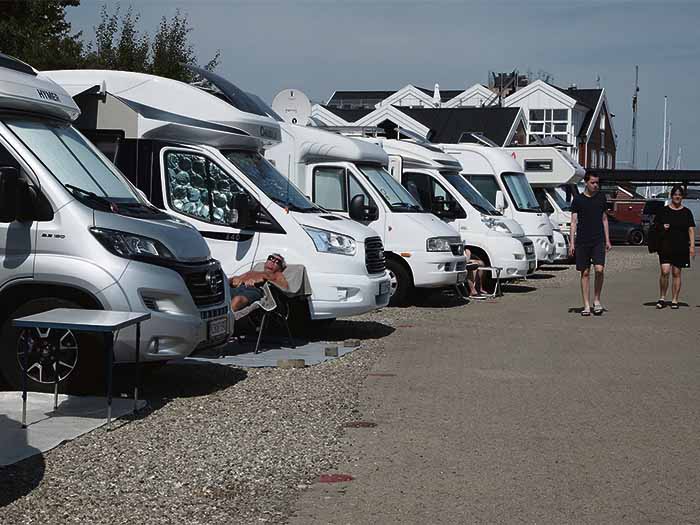 Autocampere på lystbådehavne